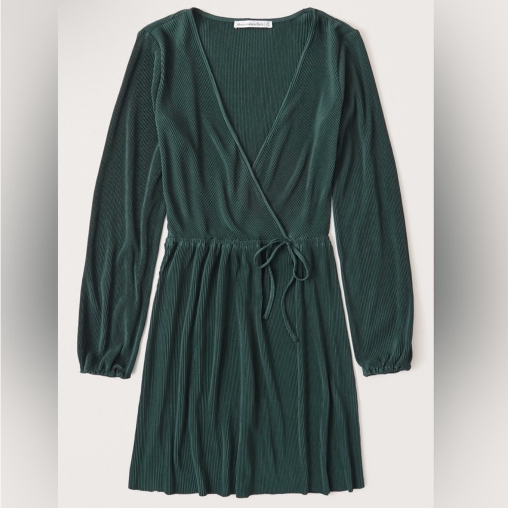 Abercrombie Satin Plisse Forest Green Long Sleeve Midi Dress- Small Tall